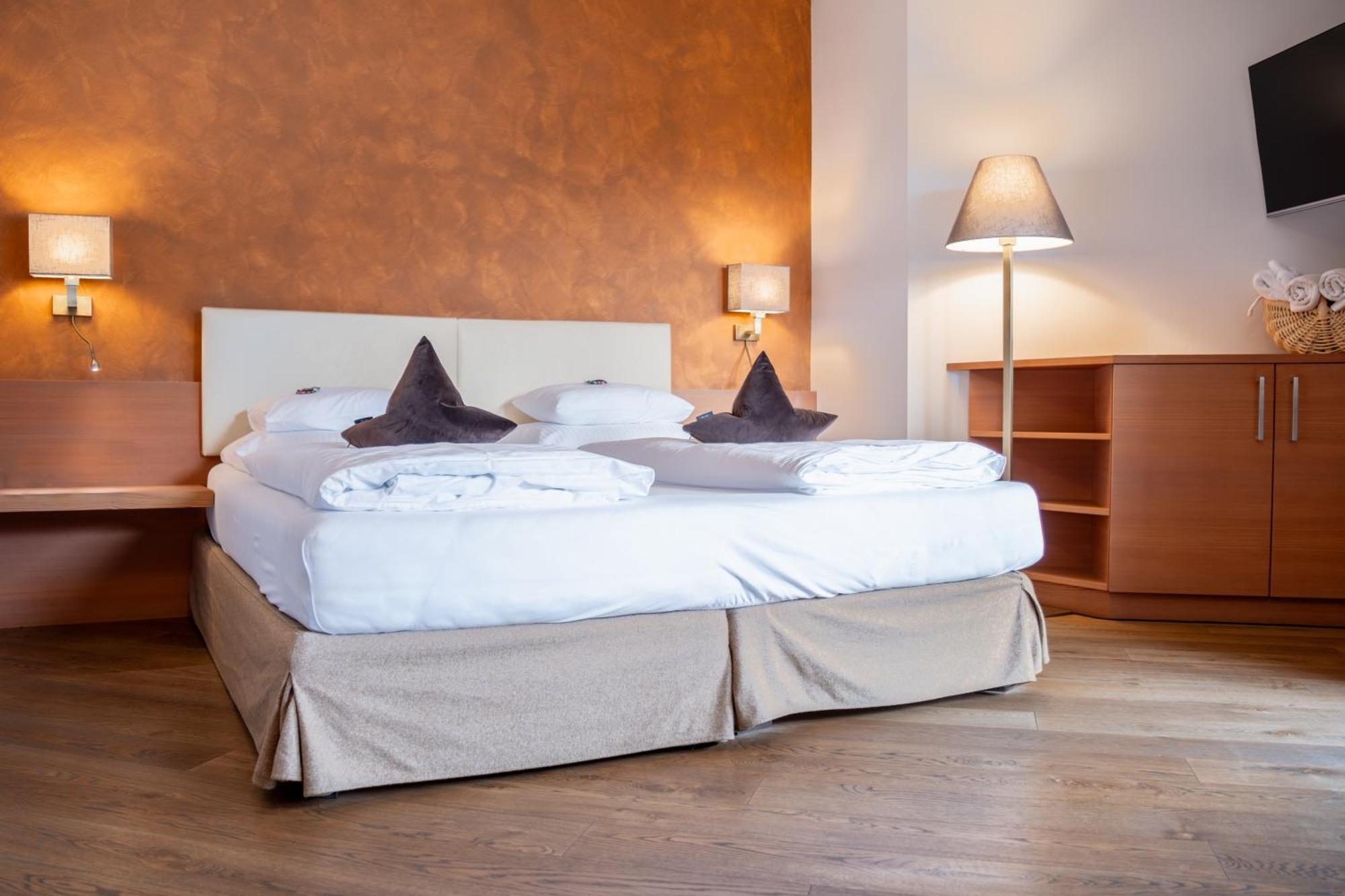 Residence Hotel Alpinum Campo Tures Buitenkant foto